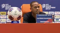 Mengenang Konferensi Pers Terakhir Patrick Kluivert sebagai Pelatih Timnas Indonesia: Cepat dan Sendu